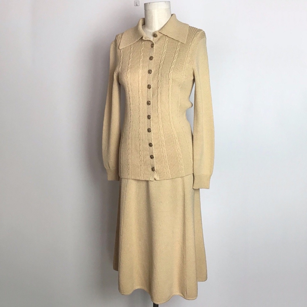 St. John Knits Skirt Suit Sz M Beige Long Sleeve